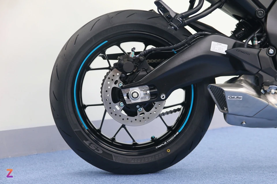 CFMoto_675NK_11