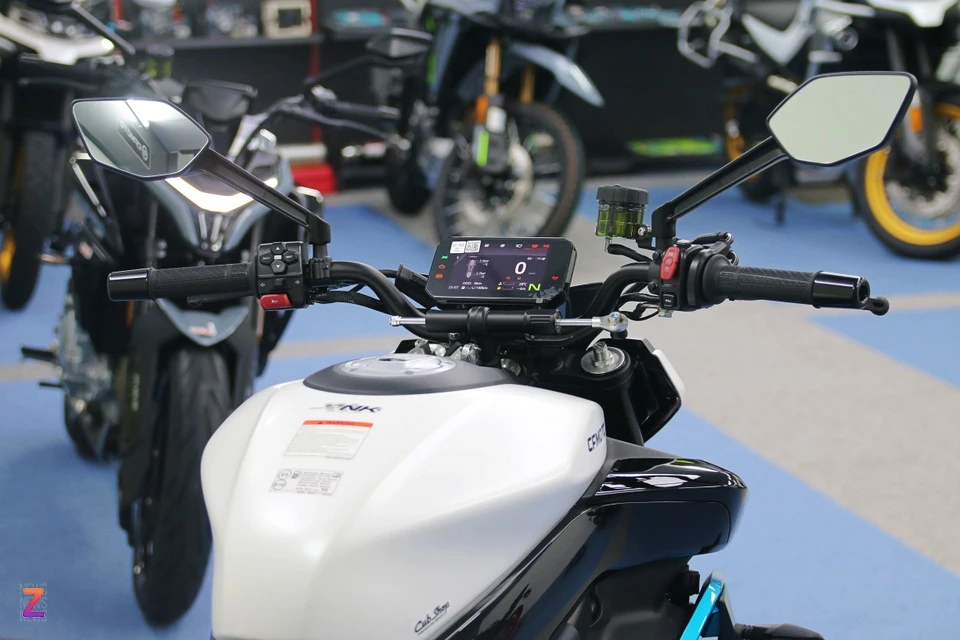 CFMoto_675NK_13
