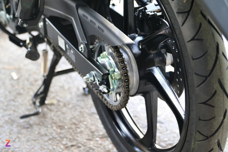 Yamaha_LC_135_12