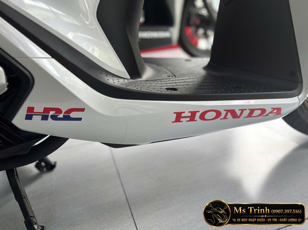 Vị trí gác chân Sh150 Ý