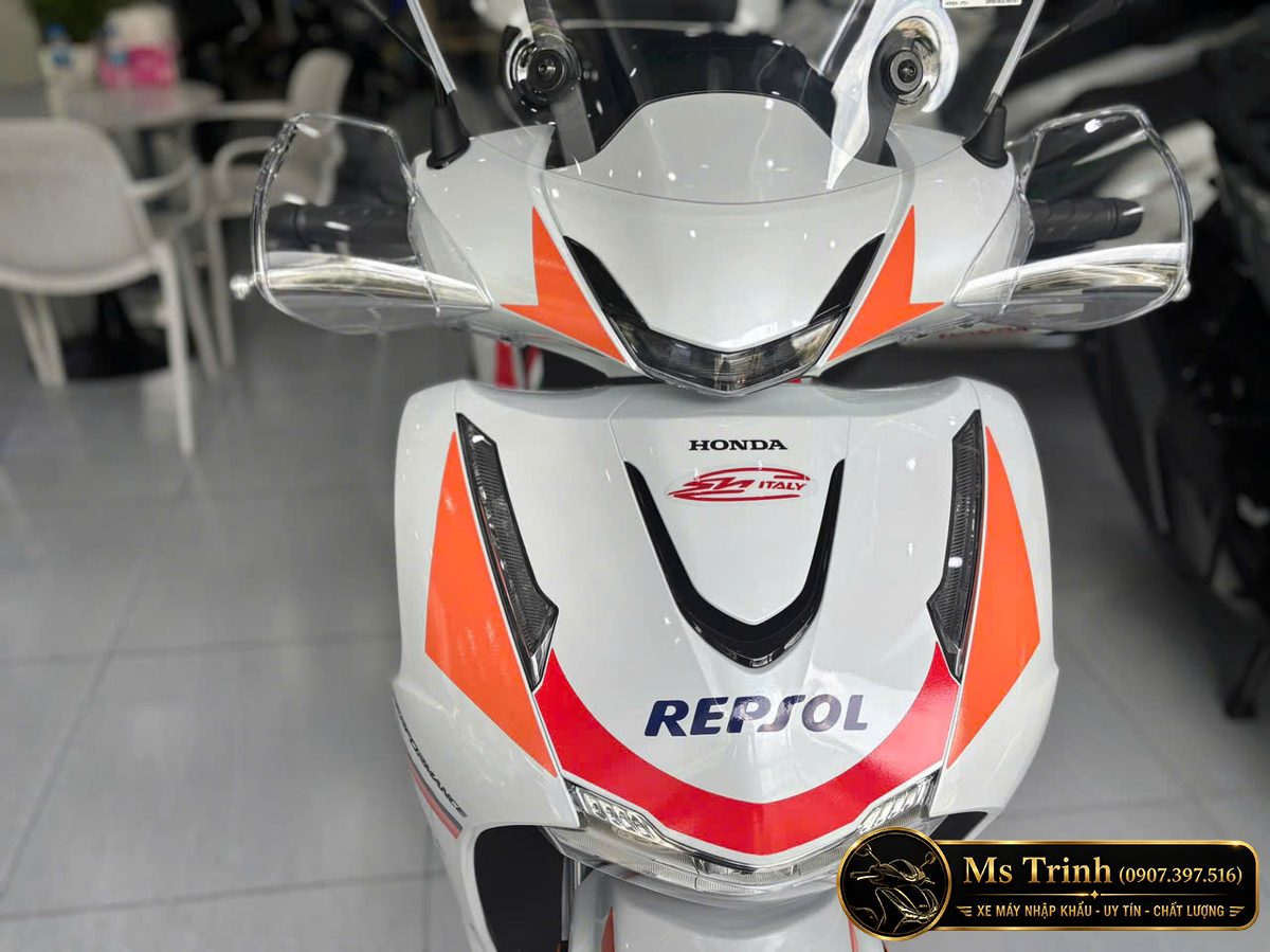 Nhìn từ phía trước của bản Repsol HRC