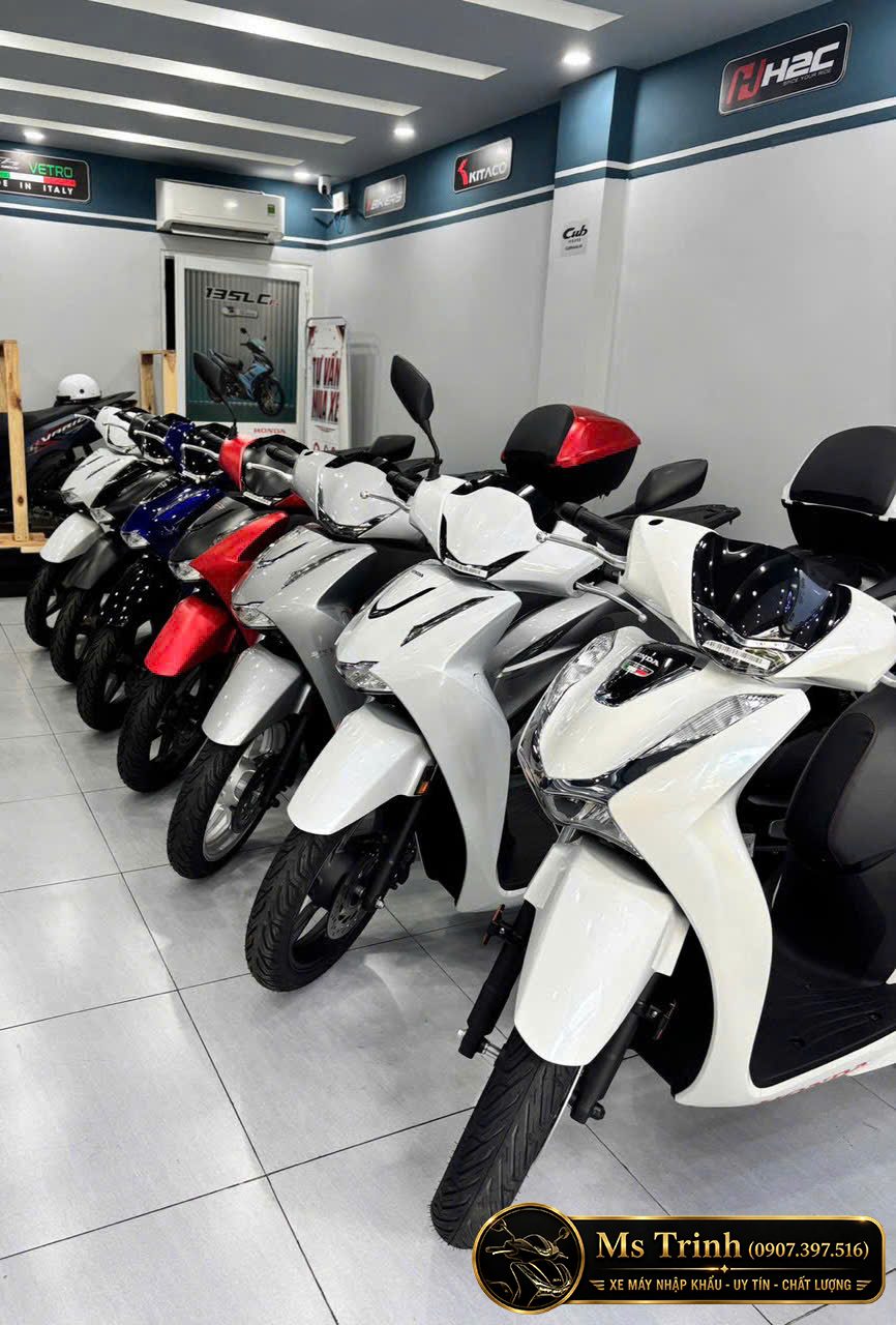 Cận cảnh Honda Sh150 tại cửa hàng