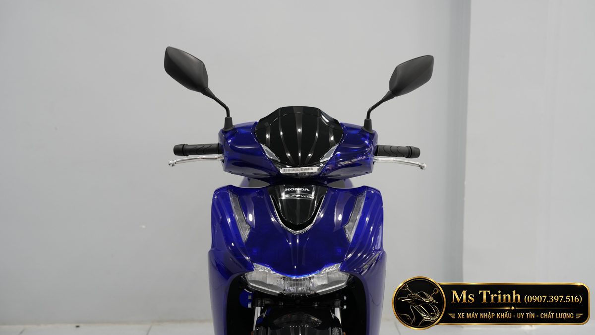 tổng thể nhìn xe từ phí trước - phía trước góc 3/4 Honda Sh150 Vetro Blue Sapphire New Concept
