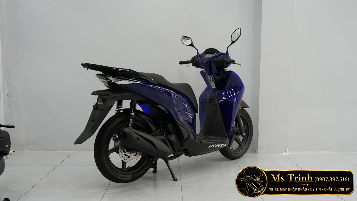 nhìn xe Honda Sh150 Vetro Blue Sapphire New Concept từ phía sau